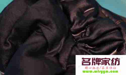 新牛仔裤怎么洗不掉色 新牛仔裤怎么洗不掉色用盐水泡和白醋